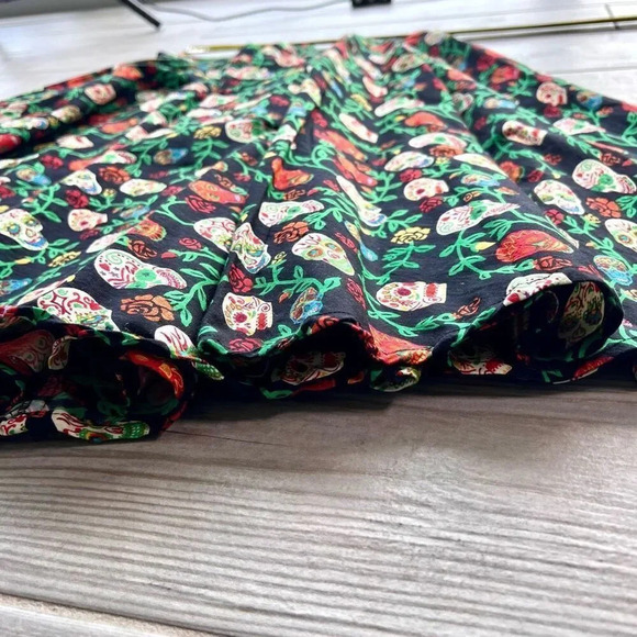 Coven United Womens Multicolor Rose And Skull Print Midi Box Pleated Skirt Small - Picture 4 of 10